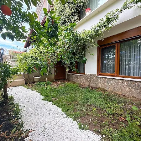 Feriehus Garden Flat Near Sarimsakli
