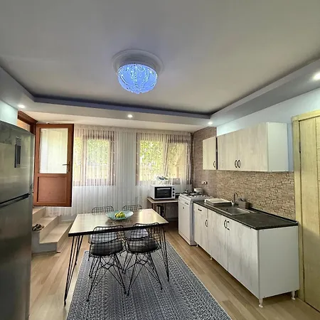 Feriehus Garden Flat Near Sarimsakli Ayvalı