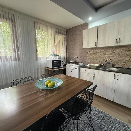 Feriehus Garden Flat Near Sarimsakli Ayvalı